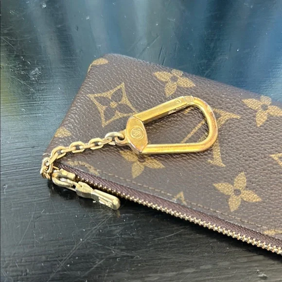 Louis Vuitton Monogram Key Pouch - Picture 2 of 14